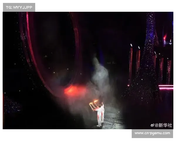 开幕式三地火炬手共点火，象征粤港澳协同办赛